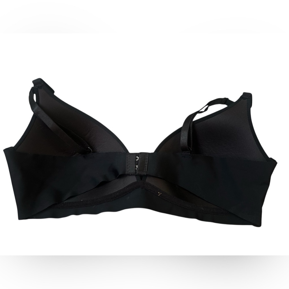 Strm Line Intimate Black Bra - Picture 2 of 5